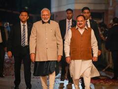 Election Result 2022: गुजरात में प्रचंड जीत के बाद बीजेपी मुख्यालय में जश्न, पीएम मोदी भी रहे मौजूद, देखें तस्वीरें