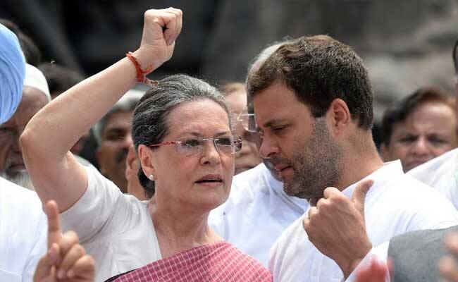 ஆம் ஆத்மி குஜராத்தில் தோல்வியடைந்துள்ளதற்கு காங்கிரஸ் கட்சிதான் காரணம் என பலரும் கருத்து கூறி வருகின்றனர்