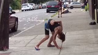 Viral Video : ਜੌਂਬੀ ਵਰਗੀਆਂ ਹਰਕਤਾਂ ਕਰਦੇ ਨਜ਼ਰ ਆ ਰਹੇ ਲੋਕ, ਵੀਡੀਓ ਦੇਖ ਦਹਿਲ ਜਾਵੇਗਾ ਦਿਲ