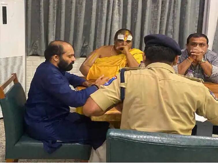 TRS MLAs Poaching Case Hyderabad Police Arrested Rama Chandra Bharathi Nanda Kumar After Releasing From Prison TRS MLAs Poaching Case: రామచంద్ర భారతి, నంద కుమార్‌ ను విడుదల చేసినట్లే చేసి మళ్లీ అరెస్ట్ చేసిన పోలీసులు!