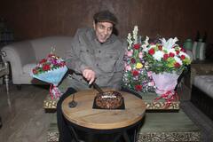 Dharmendra Birthday: 87 की उम्र में बरकरार है ही-मैन का चार्म, देखिए धर्मेंद्र के जन्मदिन की खास तस्वीरें