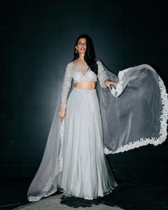 Jacqueline Fernandez Photos: దేవదూతలా ఉన్న శ్రీలంక బ్యూటీ