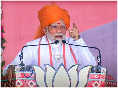 Gujarat Result 2022: भाजपची विक्रमी विजयाकडे वाटचाल, 20 वर्षांपूर्वीचा आपलाच विक्रम मोडणार, काँग्रेसचा धुव्वा