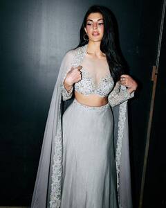 Jacqueline Fernandez : है दिन की शादी तो ये लहंगा डिजाइन है एकदम परफेक्ट, जैकलीन के लुक से लें इंस्पिरेशन