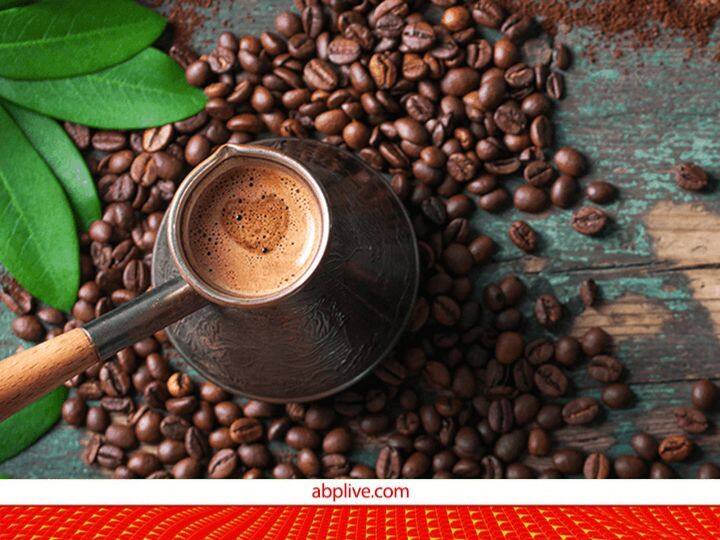 drinking too much coffee can increase bad cholesterol level in body how to decrease cholesterol level Coffee Side Effects : कॉफी पिताय, तर सावधान! कोलेस्ट्रॉल वाढण्याचं ठरेल कारण, आरोग्यावर होईल गंभीर परिणाम
