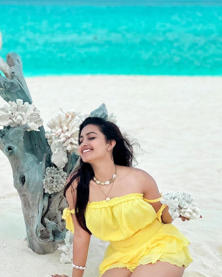 ఆ ఫోటోలు షేర్ చేసింది.Photo Credit@Deepika Pilli/instagram