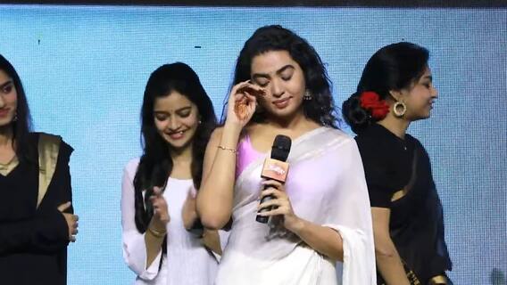 Shivathmika Rajashekar : పంచతంత్రం ప్రిరిలీజ్ ఈవెంట్ లో శివాత్మిక కన్నీళ్లు | ABP Desam