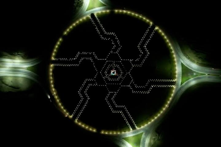 राज्यातला सर्वात मोठा चौक आणि समृद्धी महामार्गाचा आरंभबिंदू रात्रीच्या वेळेला कसा दिसतो याची उत्सुकता सर्वांनाच आहे.