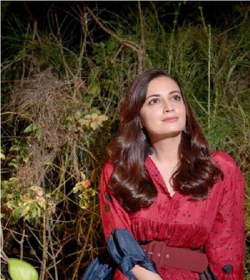 दीया मिर्जा उन सेलेब्रिटीज में शामिल हैं, जिन्होंने बॉलीवुड में एंट्री के साथ ही अपनी छाप छोड़ दी. उनकी स्माईल और खूबसूरती के लोग आज भी कायल हैं.