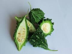 Karela Juice Benefits: सर्दियों में करेला करेगा आंखों की देखभाल, ये तरीका एक बार अपनाकर देखिए