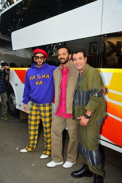 The Kapil Sharma शो में पहुंची ‘सर्कस’ की स्टार-कास्ट, स्टाइलिश लुक में दिखे रणवीर सिंह और जैकलीन फर्नांडीस