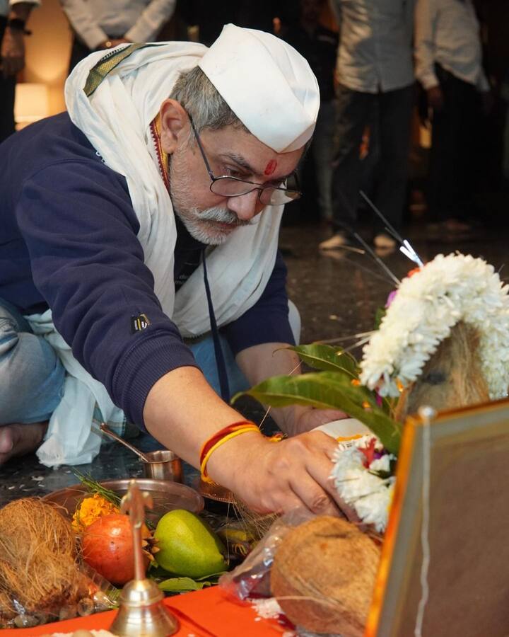 अद्वैत चंदन शेअर केलेल्या फोटोला काही नेटकऱ्यांनी कमेंट केल्या आहेत. एका नेटकऱ्यानं कमेंट केली, 'हे खूप छान फोटो आहेत, शेअर केल्याबद्दल धन्यवाद'(Aamir Khan/Advait Chandan instagram)