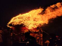 Maha Deepam: மாண்டஸ் புயலிலும் அணையாமல் சுடர் விட்டு எரியும் திருண்ணாமலை மகாதீபம்..!