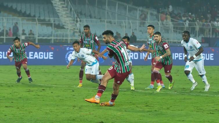 ISL 2022-23: Hugo Boumous' late penalty helps ATK Mohun Bagan beat ten-men Jamshedpur FC ATK Mohun Bagan: শেষ মুহূর্তের পেনাল্টিতে গোল বুমৌসের, তিন পয়েন্ট পেয়ে মাঠ ছাড়ল এটিকে মোহনবাগান