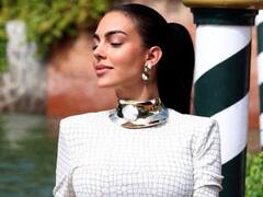 PHOTOS: क्रिस्टियानो रोनाल्डो से लेकर लियोनल मेसी तक बेहद खूबसूरत हैं इन स्टार खिलाड़ियों की पत्नी और गर्लफ्रेंड, देखें तस्वीरें