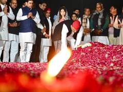 In Pics: तस्वीरों में देखें, मैनपुरी में डिंपल की जीत के बाद यादव कुनबे में जश्न, परिवार के लोगों ने क्या दी प्रतिक्रिया