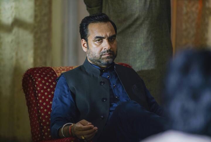 पंकज त्रिपाठी – लिस्ट का पहना नाम उस कलाकार का है जो फिल्मों के साथ-साथ ओटीटी पर भी अपनी एक्टिंग से राज कर रहे हैं. जी हां हम बात कर रहे हैं दिग्गज कलाकार पंकज त्रिपाठी की. जिन्होंने  वेब सीरीज ‘मिर्जापुर’ में अपनी धांसू एक्टिंग से सभी को अपना जबरा फैन बना लिया है. आपको बता दें कि ‘मिर्जापुर-2’ के लिए पंकज ने करीब 12 करोड़ रुपए चार्ज किए थे.