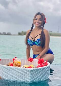 In Pics: काय समुद्र, काय पाणी अन् काय मोनालिसाचं सौंदर्य; वयाच्या चाळिशीतही दिसते अफलातून