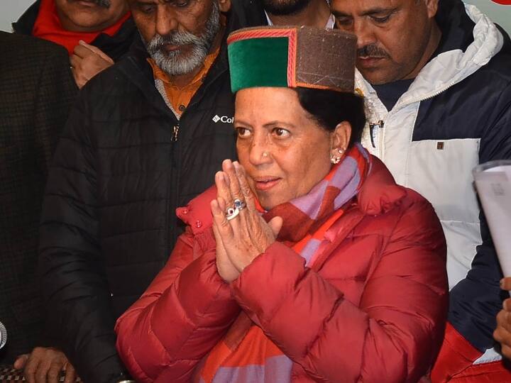 हिमाचल प्रदेश विधानसभा चुनाव में कांग्रेस के विजयी होने के साथ ही पार्टी की प्रदेश अध्यक्ष प्रतिभा सिंह मुख्यमंत्री पद की दौड़ में सबसे आगे बतायी जा रही हैं.