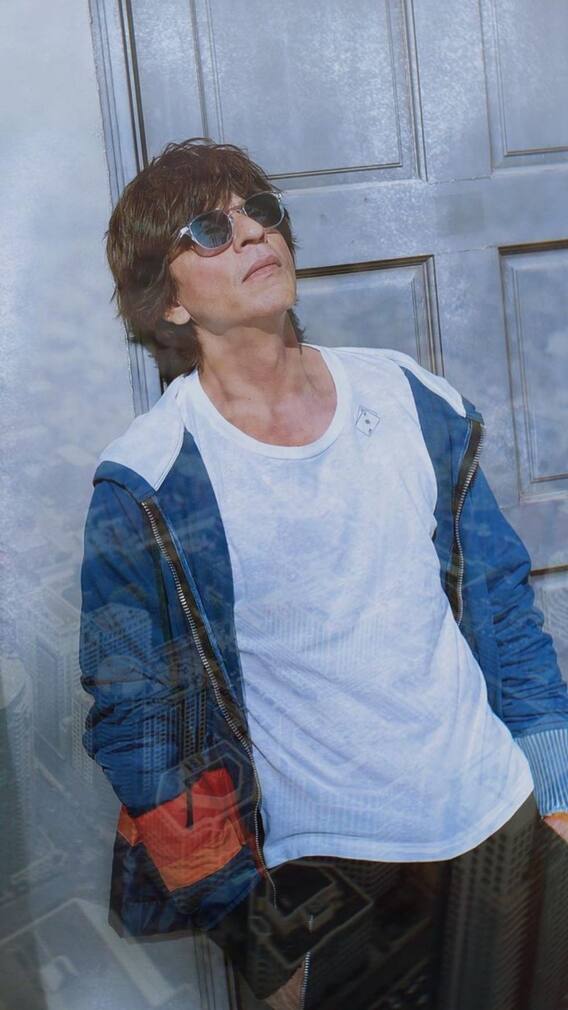 चाहत्यांच्या मजेशीर प्रश्नांना शाहरुखनं दिली भन्नाट उत्तरं