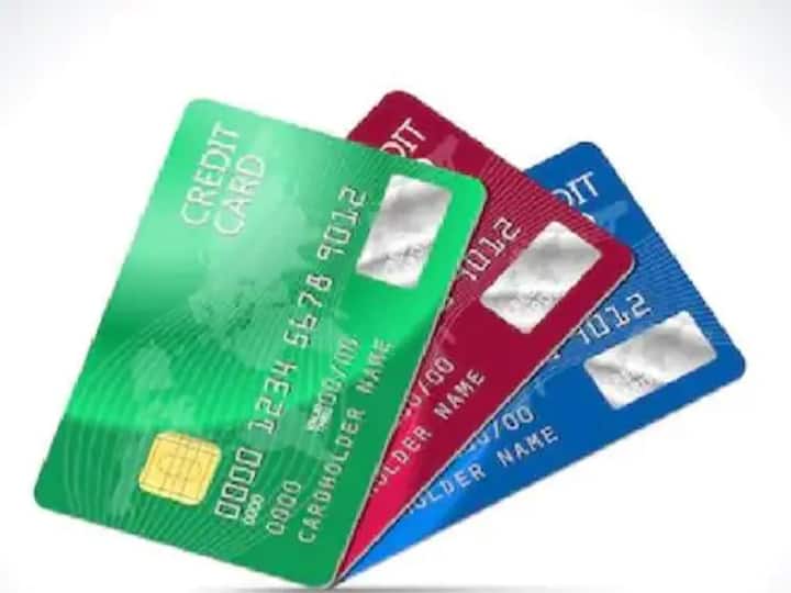 बदलत्या काळानुसार क्रेडिट कार्ड वापरणाऱ्यांची संख्या वाढली आहे.