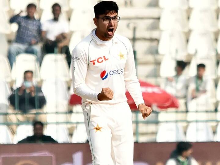 Abrar Ahmed playing debut test match for Pakistan against England took 7 wickets PAK vs ENG 2nd Test PAK vs ENG: पहला टेस्ट मैच खेल रहे पाकिस्तानी गेंदबाज अबरार अहमद का कमाल, अपने नाम किया खास रिकॉर्ड