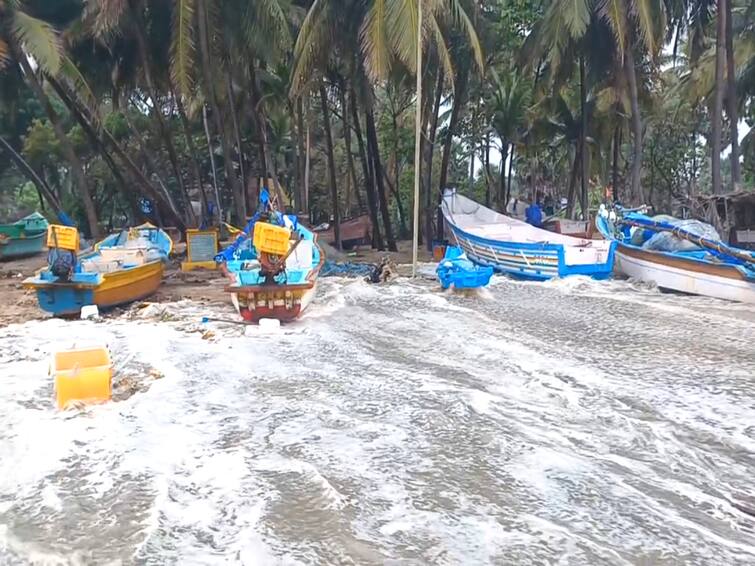 Cyclone Mandous: Sea water entered houses in Mayiladuthurai due to Cyclone Mandous TNN Cyclone Mandous: மயிலாடுதுறையில் மாண்டஸ் புயலால் வீடுகளுக்குள் புகுந்த கடல் நீர்