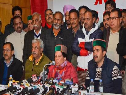 Himachal Pradesh Election Result Congress Wins Who Are the CM Probables இமாச்சலை வென்ற காங்கிரஸ்… முதல்வர் போட்டியில் உள்ள நான்கு பேர்? உடையாமல் சரி செய்யுமா தலைமை