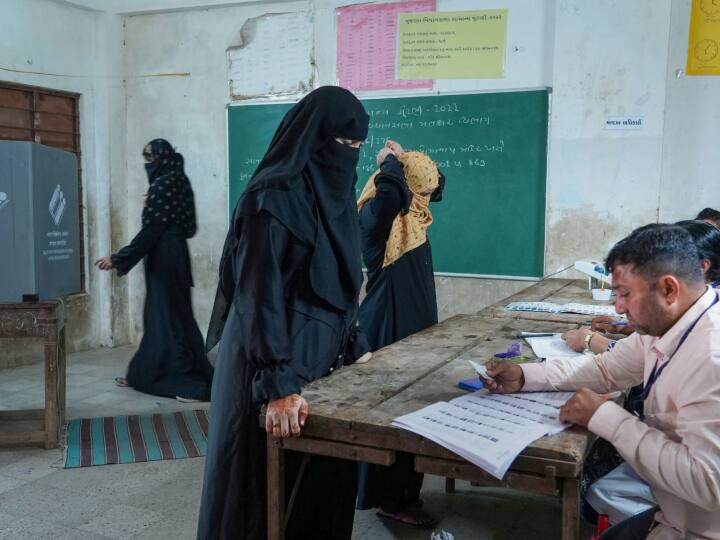 Gujarat Election 2022 AIMIM AAP Big challenge for Congress in Muslim Minority Area Gujarat Election Result 2022: कांग्रेस के मुस्लिम वोट को किसने पहुंचाया नुकसान? AIMIM या AAP