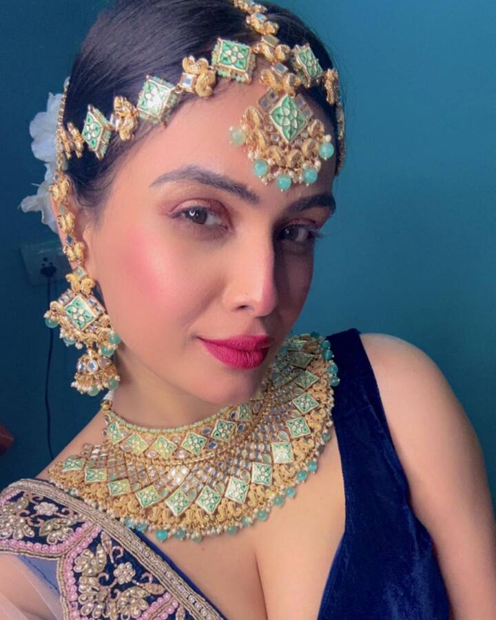 એક્ટ્રેસ નેહા મલિક ફરી એક વખત ખૂબ જ હોટ અંદાજમાં જોવા મળી છે. અભિનેત્રીએ પોતાના ઈન્સ્ટાગ્રામ પર શાનદાર તસવીરો શેર કરી છે.