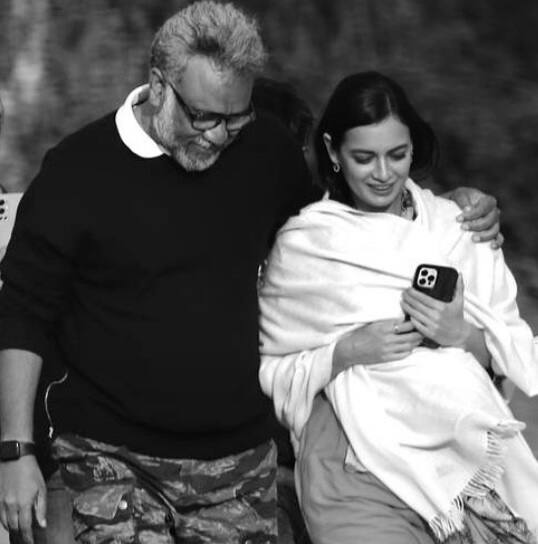 दीया मिर्जा ने अपने करियर के दौरान दम, दीवानापन, तुमको ना भूल पाएंगे, परिणीता, दस, लगे रहो मुन्ना भाई जैसी अन्य फिल्मों में अभिनय किया. दीया मिर्जा को आखिरी बार अनुभव सिन्हा की फिल्म 'थप्पड़' और वेब सीरीज 'कॉल माय एजेंट: बॉलीवुड' में देखा गया था। बताया जा रहा है कि वे अपनी अगली फिल्म 'भीड़' में काम कर रही हैं.