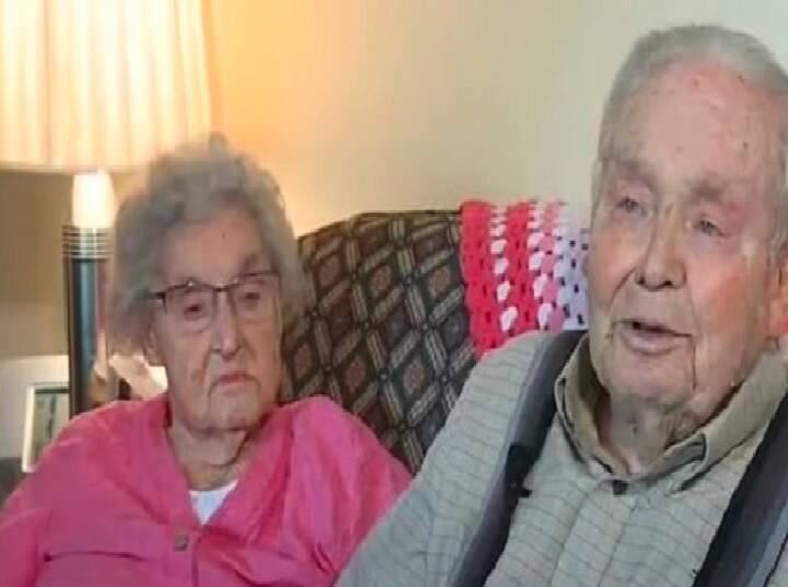 Couple both aged 100 and married for 79 years die just hours apart america 20 வயதில் மலர்ந்த காதல்..! 79 ஆண்டு கால இல்லறம்..! இறப்பிலும் இணைபிரியாத தம்பதி...