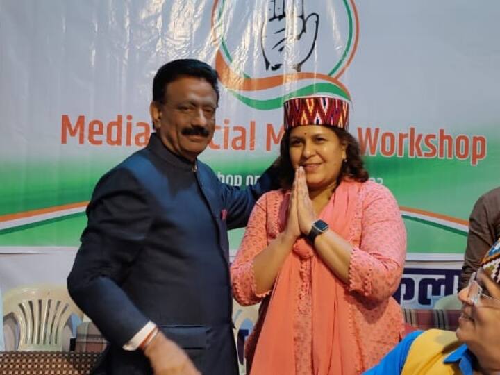 पूर्व प्रदेश कांग्रेस अध्यक्ष कुलदीप सिंह राठौड़ भी मुख्यमंत्री पद के दावेदार हैं . वह दावा कर रहे हैं कि उन्होंने पिछले कुछ सालों से गुटबाजी से जूझ रही पार्टी को एकजुट किया. वह ठियोग सीट से चुनाव जीते.