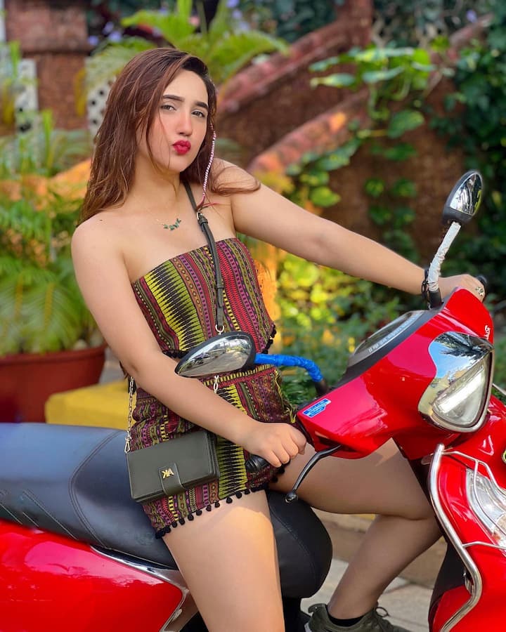 TV actor Ashnoor Kaur is currently in Goa