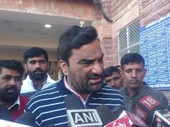 जोधपुर ब्लास्ट हादसा: हनुमान बेनीवाल पीड़ितों से मिलने पहुंचे अस्पताल, कहा- विदेश भेजकर प्लास्टिक सर्जरी करवाए सरकार