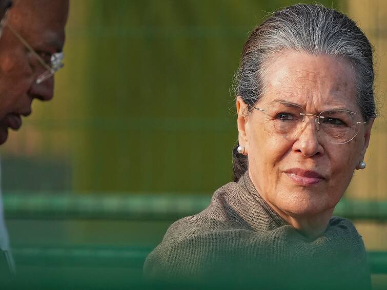 Former Congress President Sonia Gandhi Likely To Join Bharat Jodo Yatra On Monday As Part Of Mahila Shakti Padyatra Ramesh Sonia Gandhi Likely To Join Bharat Jodo Yatra On Monday As Part Of 'Mahila Shakti Padyatra': Ramesh