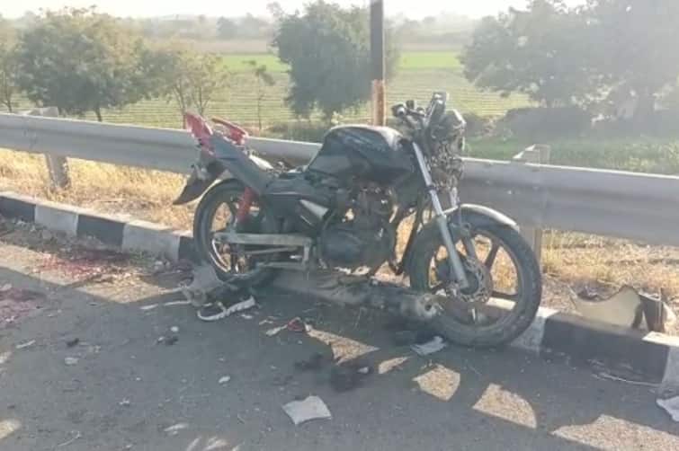 Accident on Rajkot Junagadh National Highway, 2 youths killed in collision with tempo bike Accident: રાજકોટ જૂનાગઢ નેશનલ હાઇવે પર અકસ્માત, ટેમ્પોની બાઇક સાથે ટક્કરમાં 2 યુવકનાં મોત
