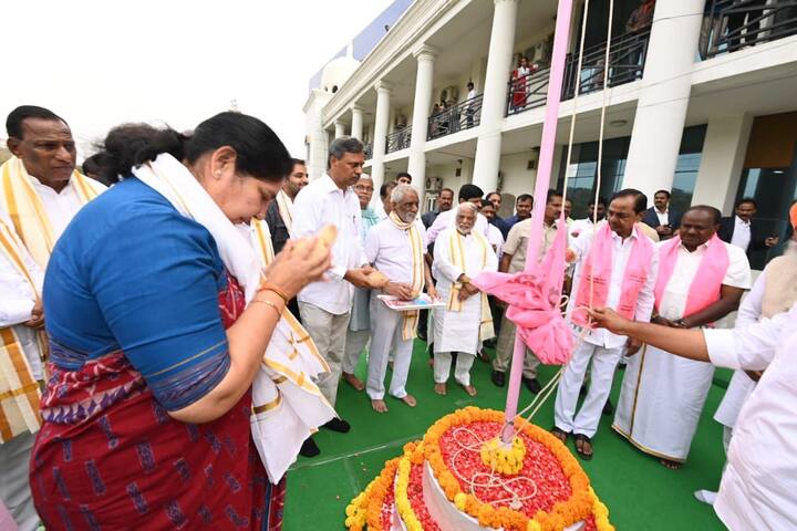 తెలంగాణ భవన్ బీఆర్ఎస్ జెండా ఆవిష్కరణ కార్యక్రమం