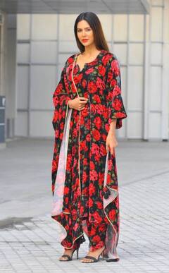 Sonam Bajwa: ਸੋਨਮ ਬਾਜਵਾ ‘ਗੋਡੇ ਗੋਡੇ ਚਾਅ’ ਫਿਲਮ ‘ਚ ਨਿਭਾਏਗੀ ਠੇਠ ਪੰਜਾਬਣ ਕੁੜੀ ਦਾ ਕਿਰਦਾਰ, ਦੇਖੋ ਸੋਨਮ ਦਾ ਦੇਸੀ ਅਵਤਾਰ