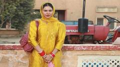 Sonam Bajwa: ਸੋਨਮ ਬਾਜਵਾ ‘ਗੋਡੇ ਗੋਡੇ ਚਾਅ’ ਫਿਲਮ ‘ਚ ਨਿਭਾਏਗੀ ਠੇਠ ਪੰਜਾਬਣ ਕੁੜੀ ਦਾ ਕਿਰਦਾਰ, ਦੇਖੋ ਸੋਨਮ ਦਾ ਦੇਸੀ ਅਵਤਾਰ