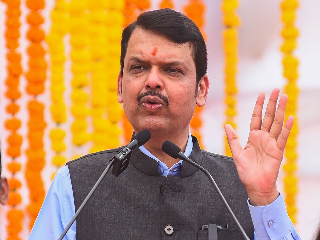 Maharashtra: BMC Worked Like 'Private Property' Of Some People, Now It Will Return To Public, Says Fadnavis Earlier BMC Worked Like 'Private Property' Of Some People, Now It Will Return To Public Maharashtra Deputy CM Maharashtra: BMC Worked Like 'Private Property' Of Some People, Now It Will Return To Public, Says Fadnavis