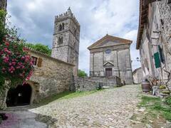 27 लोग...मुट्ठी भर मकान...और 100 मीटर की दो सड़कें, ये है दुनिया का सबसे छोटा टाउन