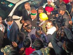 हिमाचल प्रदेश: प्रतिभा सिंह के समर्थकों का विधानसभा के बाहर हंगामा, सीएम न चुने जाने से नाराज हैं लोग