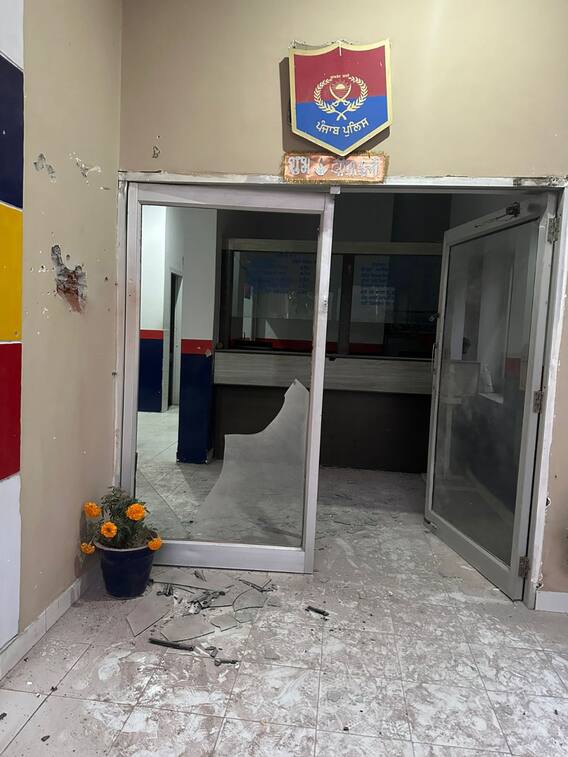 Tarn Taran Attack Update: ਤਰਨਤਾਰਨ 'ਚ ਰਾਕੇਟ ਲਾਂਚਰ ਹਮਲੇ ਪਿੱਛੇ ਕਿਸ ਦੀ ਸਾਜ਼ਿਸ਼? ਕਈ ਵੱਡੇ ਨਾਮ ਆਏ ਸਾਹਮਣੇ Tarn Taran Attack Update: ਤਰਨਤਾਰਨ 'ਚ ਰਾਕੇਟ ਲਾਂਚਰ ਹਮਲੇ ਪਿੱਛੇ ਕਿਸ ਦੀ ਸਾਜ਼ਿਸ਼? ਕਈ ਵੱਡੇ ਨਾਮ ਆਏ ਸਾਹਮਣੇ