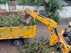 மாண்டஸ் புயலால் பாதிக்கப்பட்ட இடங்களின் புகைப்படங்கள்...