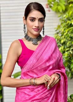 Nusrat Jahan: শুধুই ওয়েস্টার্ন নয়, শাড়ি লুকেও কতটা আকর্ষণীয় নুসরত? দেখুন খালি ছবিগুলো