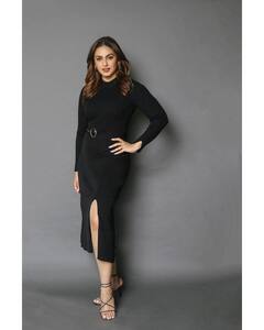 Huma Qureshi: अपनी गर्ल गैंग की पार्टी में दिखना चाहती है सबसे यूनिक और एलिगेंट तो हुमा कुरैशी का ये वनपीस लुक करेगा मदद