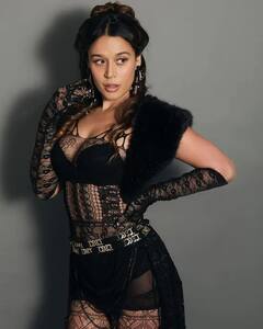 Photos: વૉરિયર પ્રિન્સેસ બની ટાઇગર શ્રોફની બહેન Krishna Shroff, બ્લેક ડ્રેસમાં વધારો ઇન્ટરનેટનો પારો