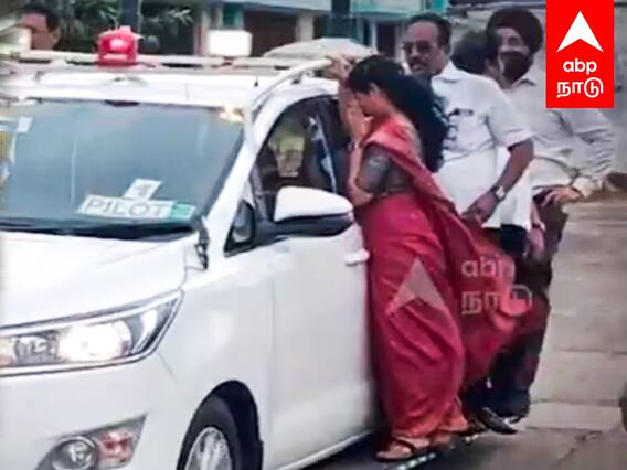 Priya Rajan : பாதுகாப்பு அதிகாரியாக மாறிய மேயர்?முதல்வர் கான்வாயில் FOOTBOARD! சர்ச்சையில் பிரியா!