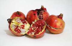 Health Tips: একাধিক রোগ প্রতিরোধ করে বেদানার খোসা, কিন্তু খাবেন কীভাবে?